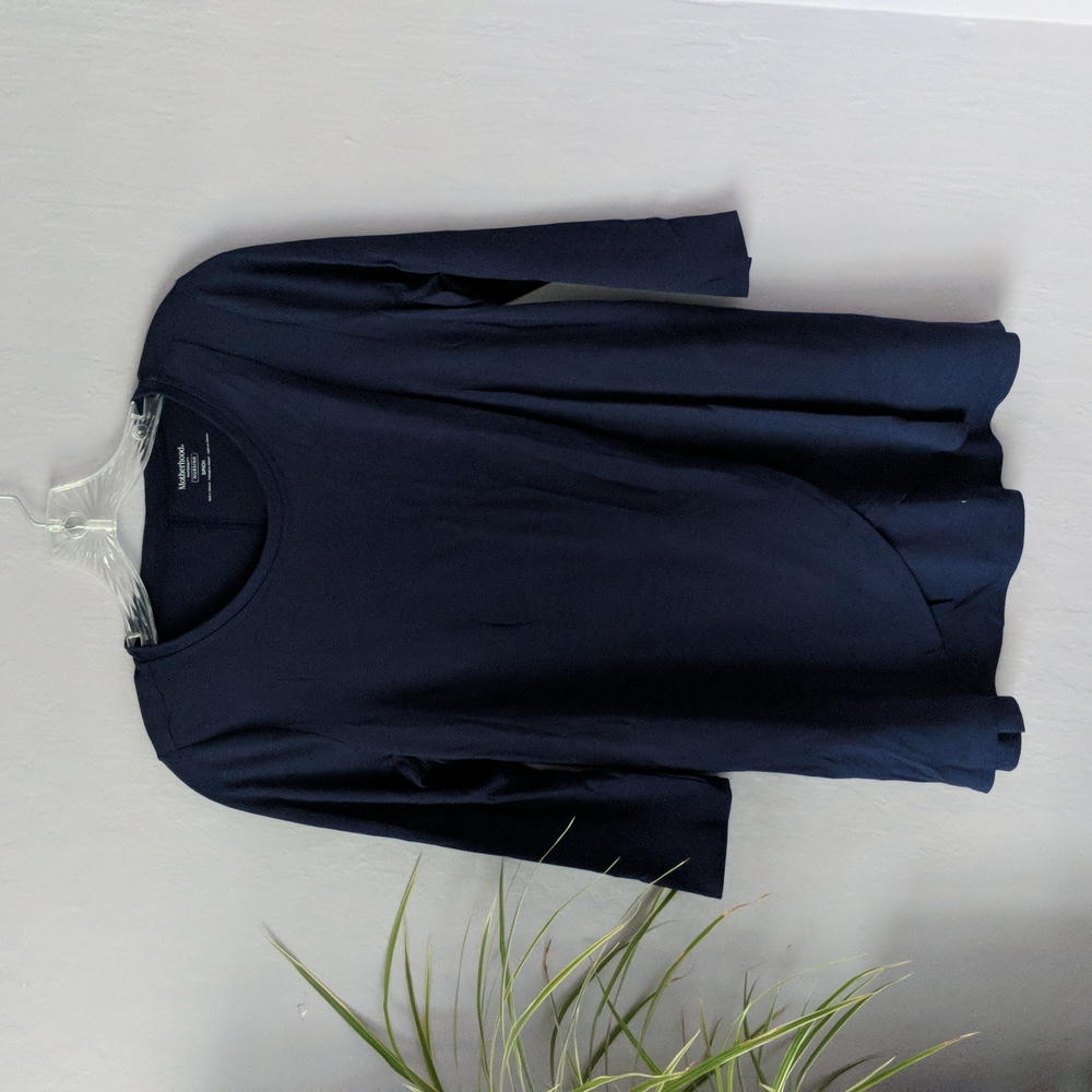 Motherhood maternity nursing top size small